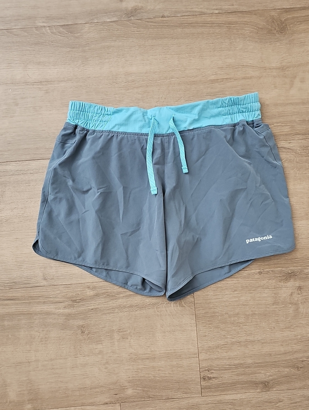 Patagonia Women's Aqua Waistband Gray Athletic Shorts Size Small